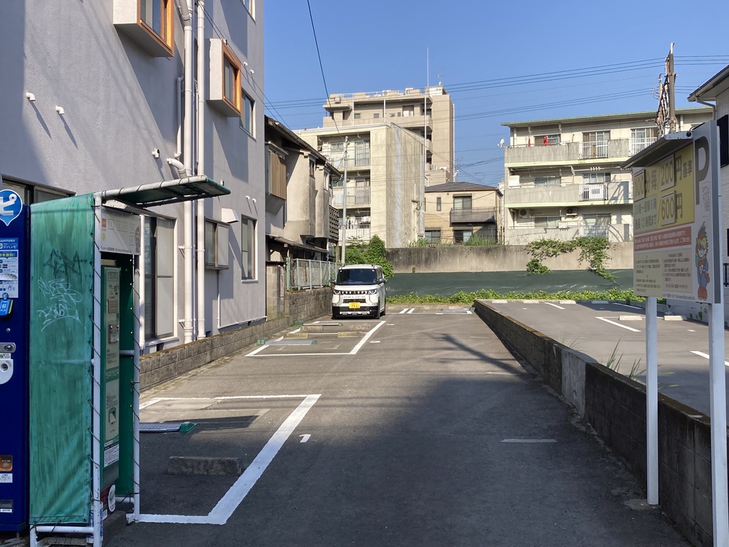 駐車場全景